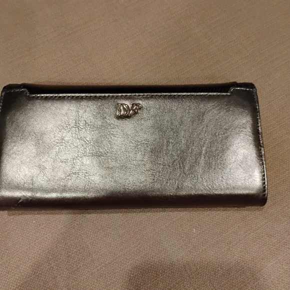Diane Von Furstenberg & Coach Wallets. - Picture 3 of 12